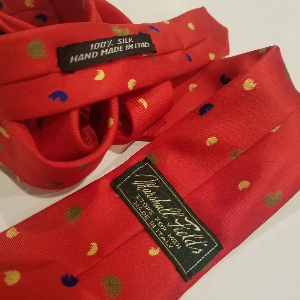 Marshall fields  tie .Made in Italy. 100% silk.
